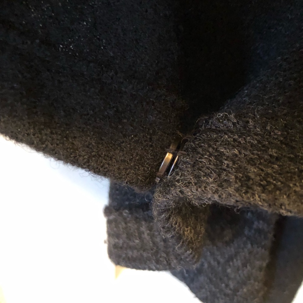 Gray/black cape w/full zipper - Picture 7 of 10